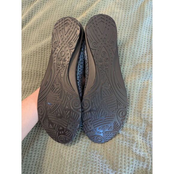 Ethan Valdez Women's Size 8 Blue Denim Darling Slip on Flats Casual - Picture 2 of 6